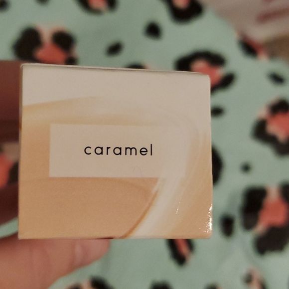 Laura Geller Filter First Luminous Foundation Caramel‎ - Picture 2 of 6
